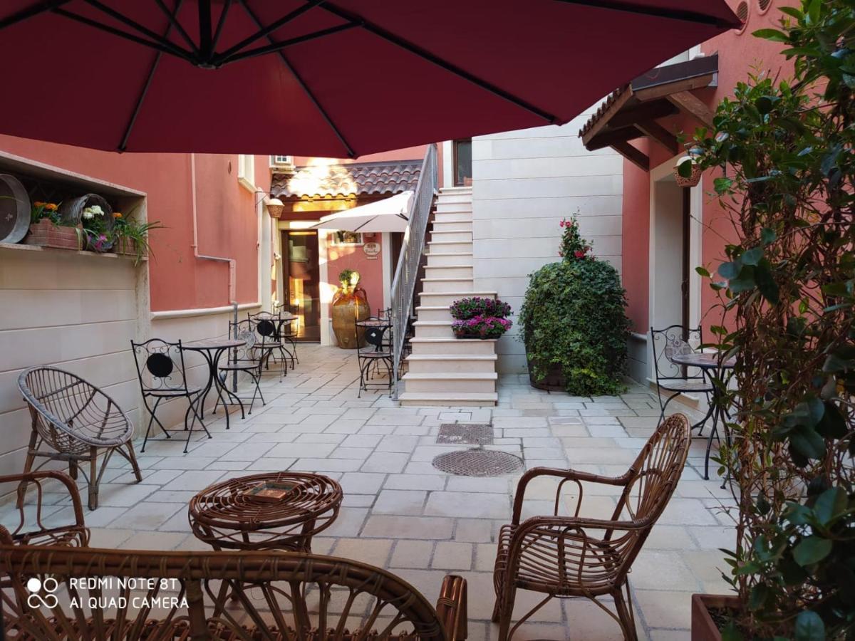 B&B Corte Dei Figuli San Pietro in Lama Exterior foto